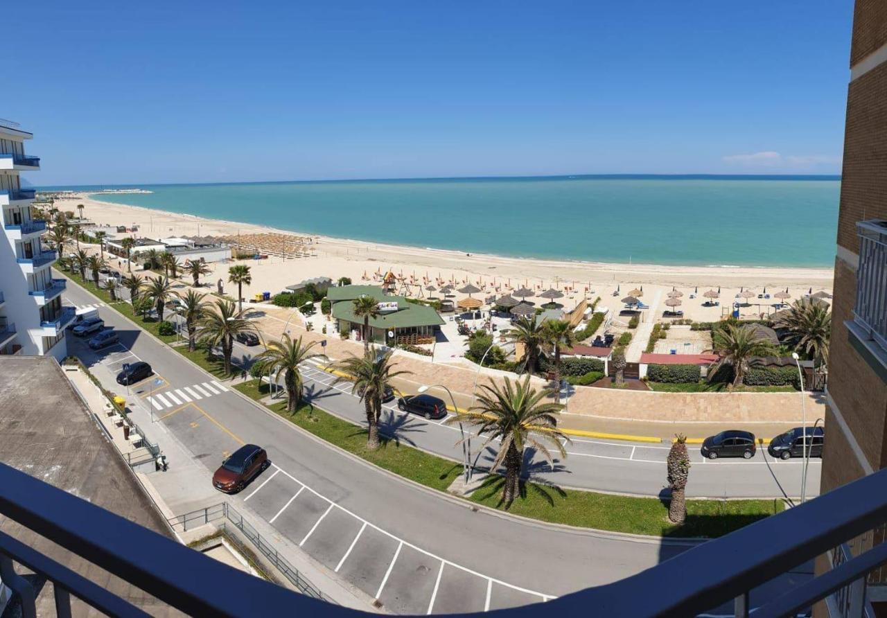 Sky Beach Civitanova Marche Luaran gambar